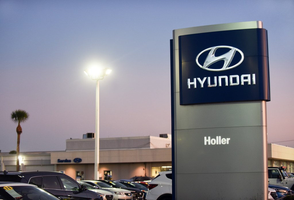 A sign advertising a Hyundai dealer in Florida