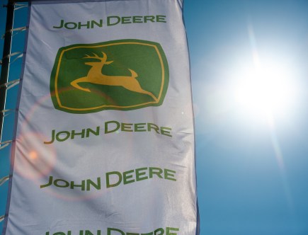 5 Best John Deere Zero-Turn Mowers According to Consumer Reports