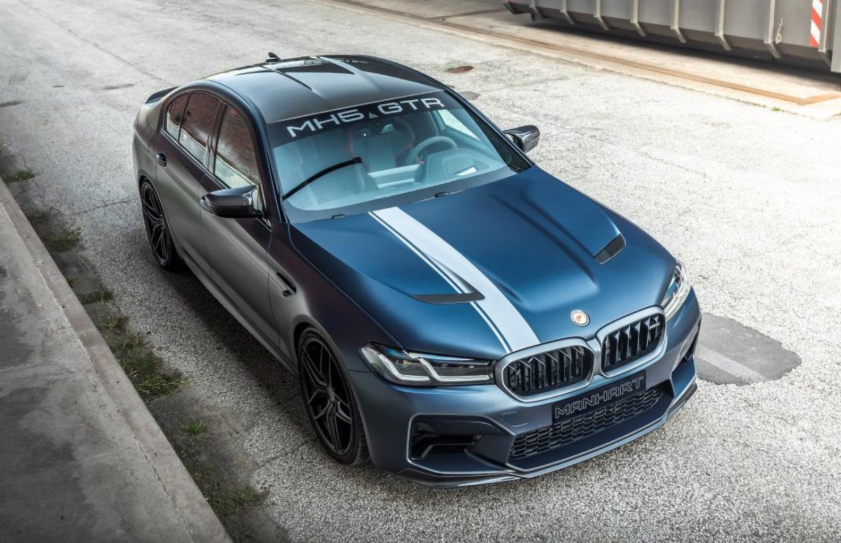 a BMW M5 CS equipped with the MANHART MH5 GTR tuning package