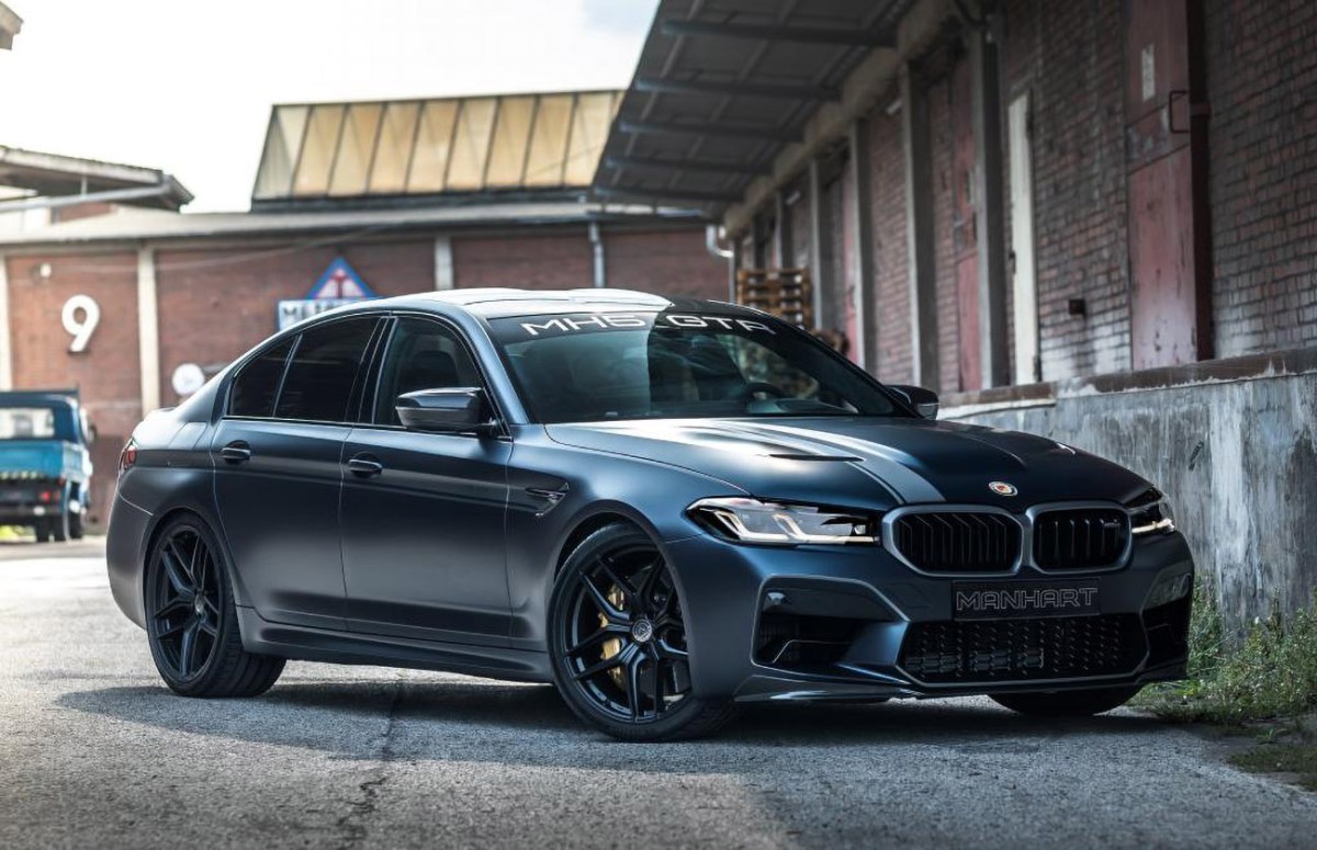 a BMW M5 CS equipped with the MANHART MH5 GTR tuning package