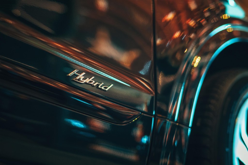 "Hybrid" script on the side of the new Bentley
