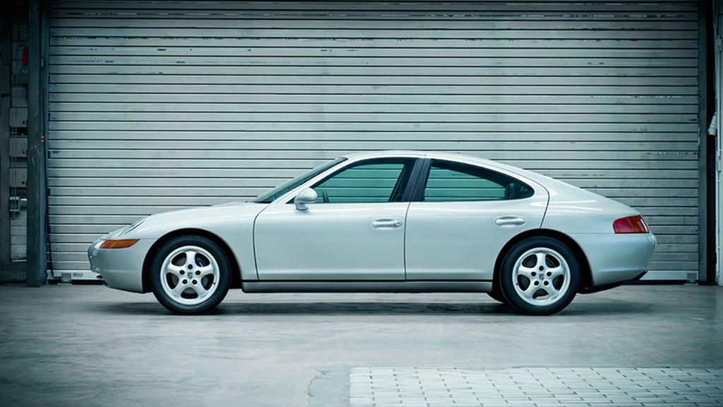 Profile View Of The Porsche 989