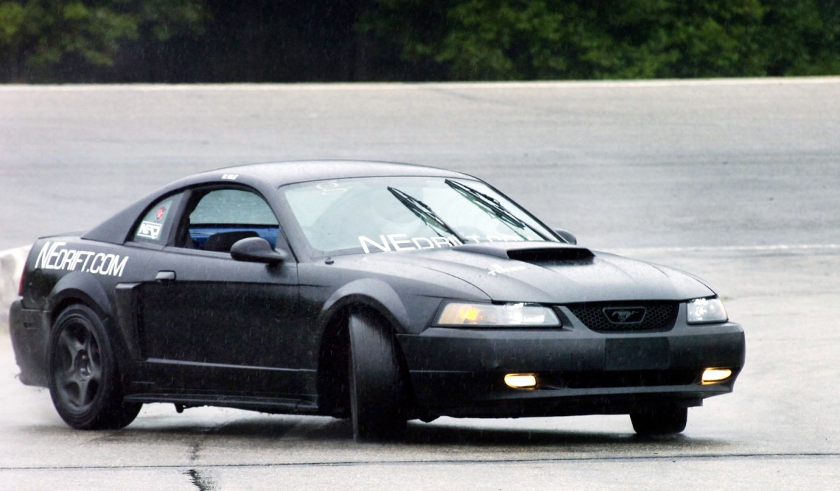 Ford SN95 Mustang GT in the wet