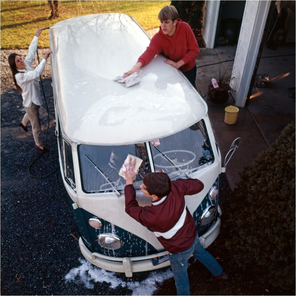 Washing A Volkswagen Bus