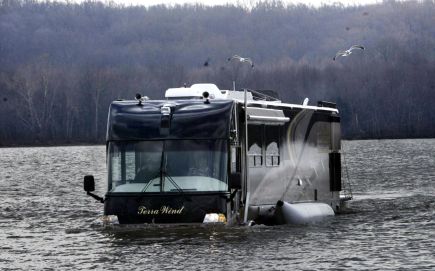 The Terra Wind Amphibious RV Can Drive 80 mph on Land and 7 Knots in Water