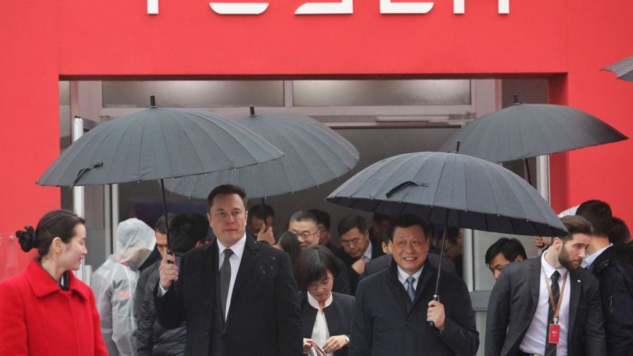 Elon Musk visiting a Tesla Factory in China with Shanghai Mayor Ying Yong