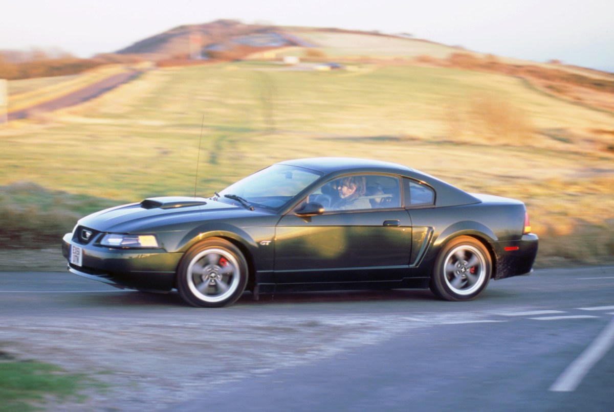 2002 ford mustang bullitt driving
