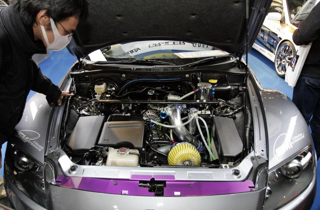 Mazda RX-8 rotary engine coupe engine bay