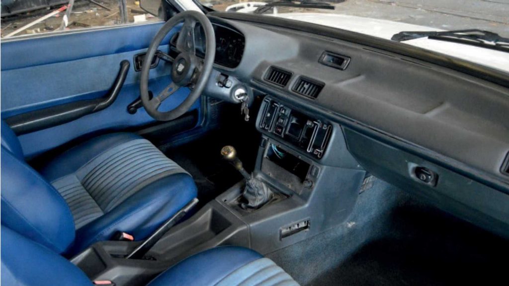 1985 Peugeot 505 pickup truck interior