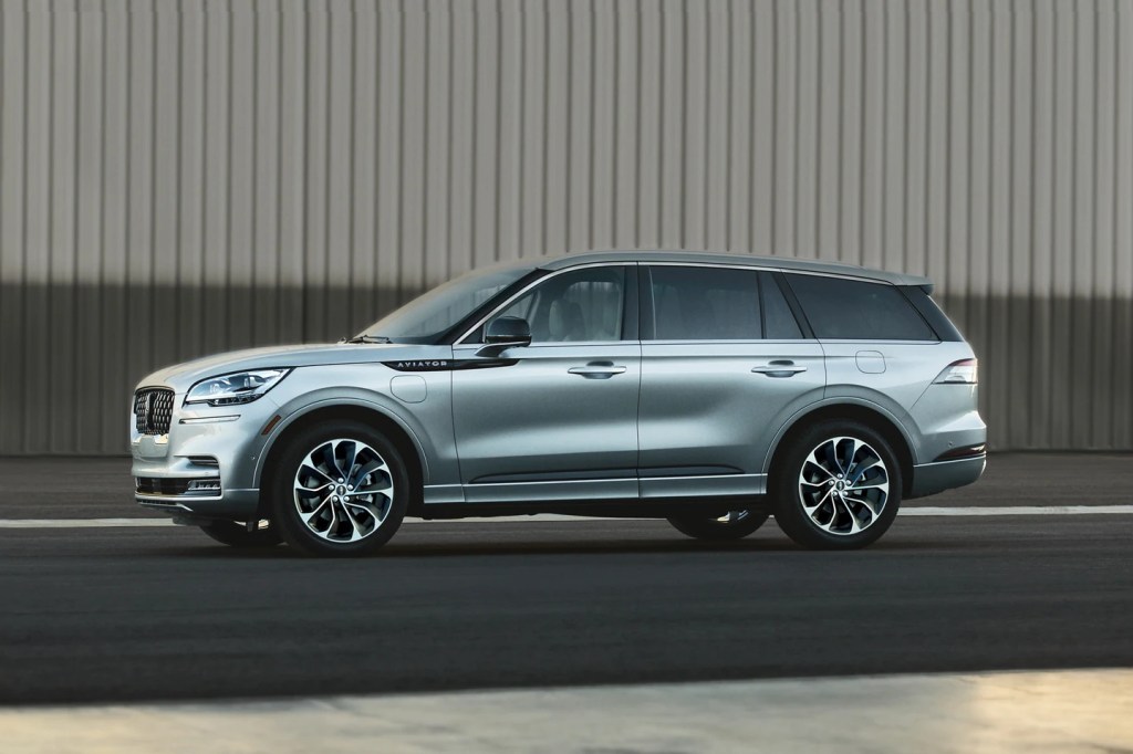 A silver 2022 Lincoln Aviator parked outside during the day