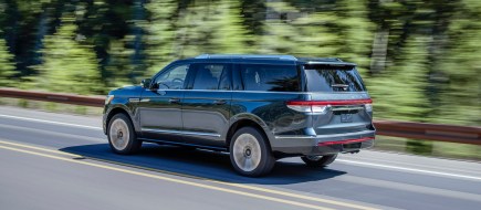 How Much Gas Does a Lincoln Navigator Use?