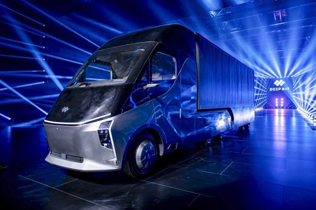 Baidu/DeepWay autonomous "robot truck"