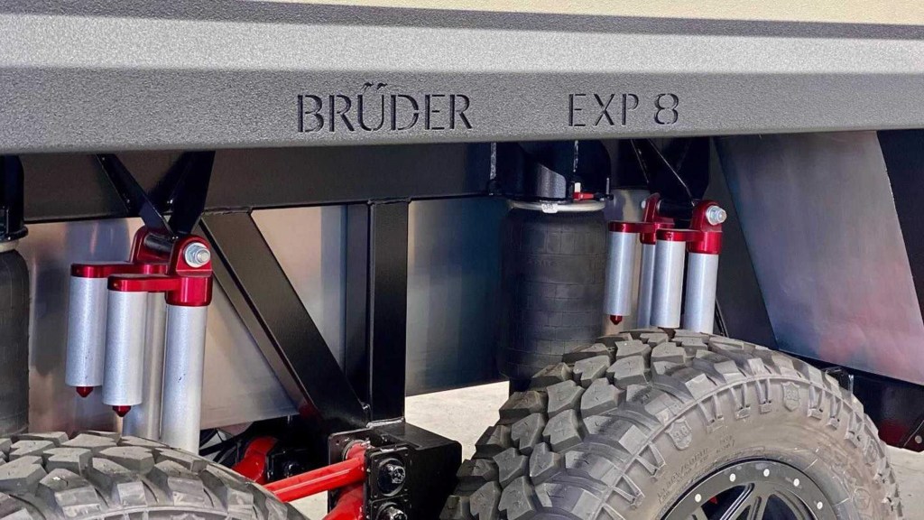 Bruder EXP-8 off-grid trailer 