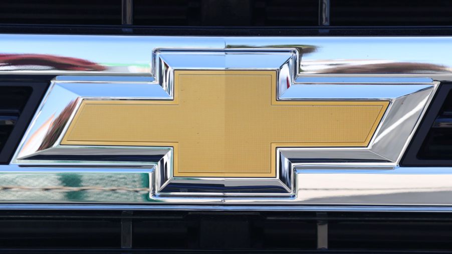 The traditional logo, similar to what is on the Chevy Equinox, on the front grille.