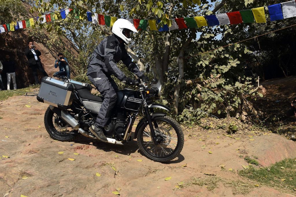 The Royal Enfield Himalayan riding course in India. Shows that this is the best motorcycle for beginners 