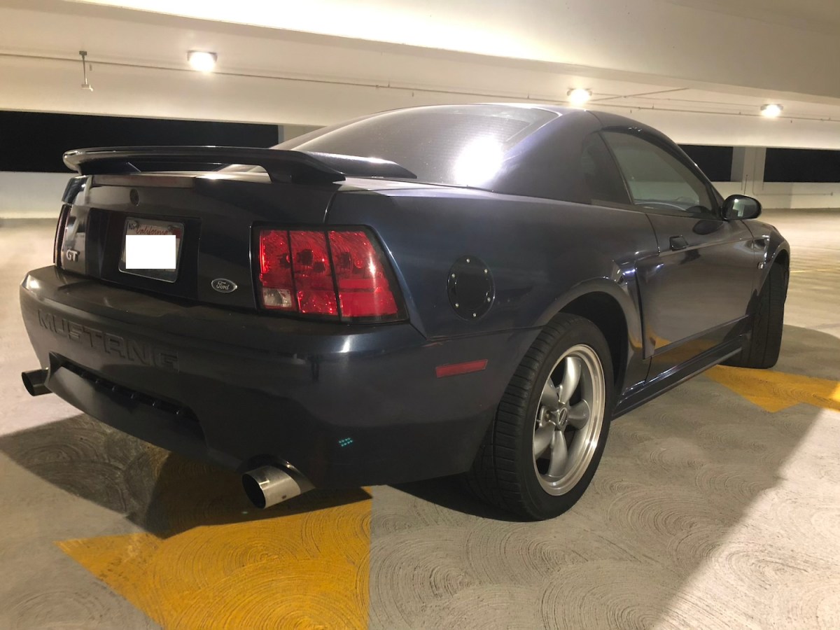 2002 Ford Mustang GT rear end