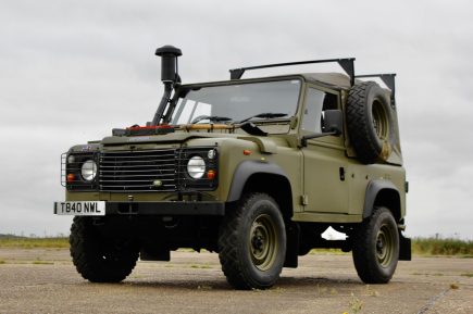 This Rare Land Rover Defender Might Be the Coolest Vintage 4×4 SUV on the Planet