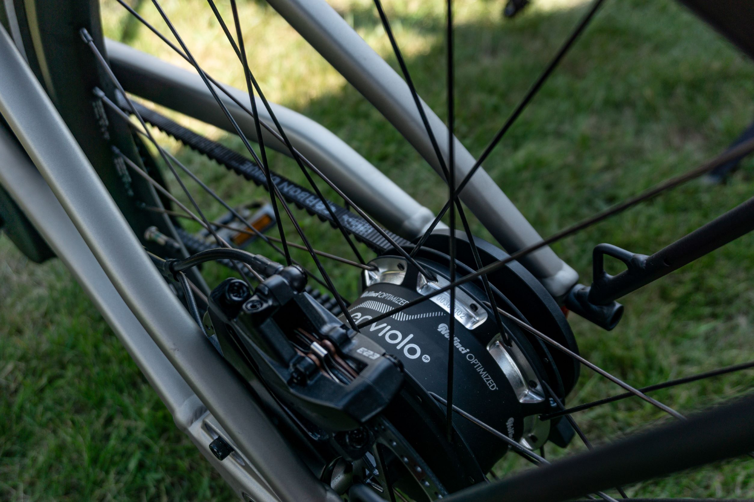 A closeup view of a Serial 1 RUSH/CTY Step-Over's rear CVT hub