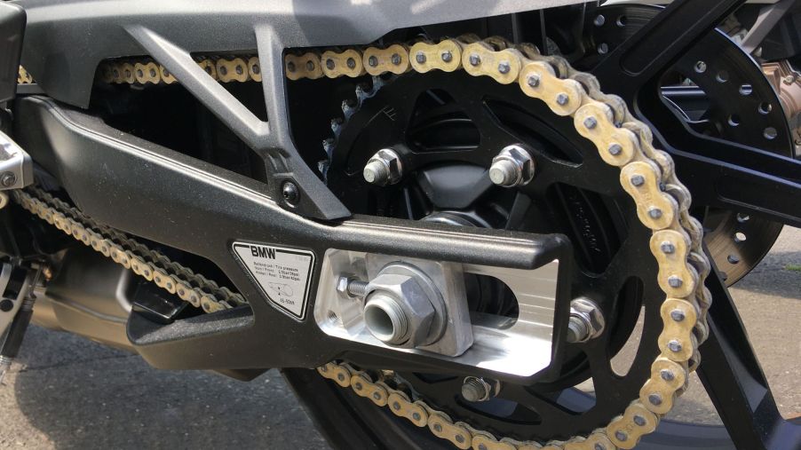 The gold-linked BMW M Endurance chain mounted on a 2021 S 1000 RR