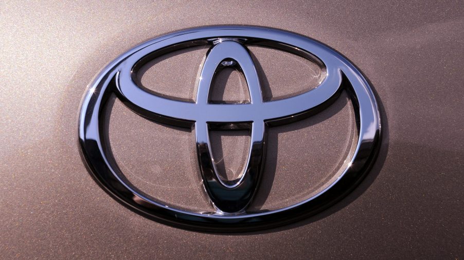 Toyota badge