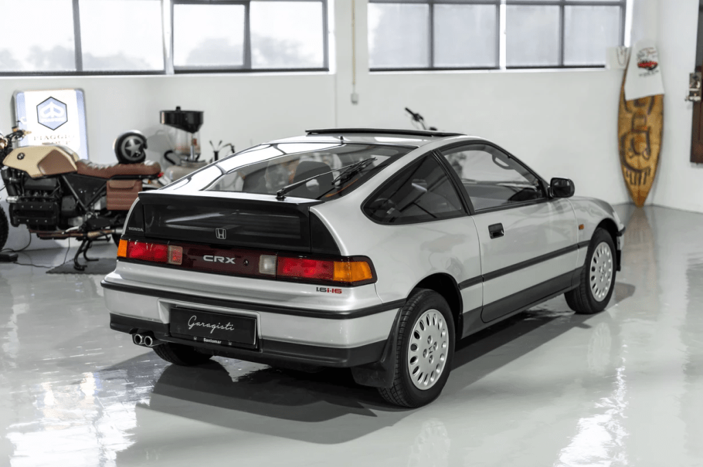 The rear of the 1990 honda cr-x posted by Garagisti