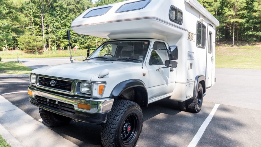 1994 Toyota Galaxy 4x4 overland camper is way cooler than a 2022 Toyota Tacoma