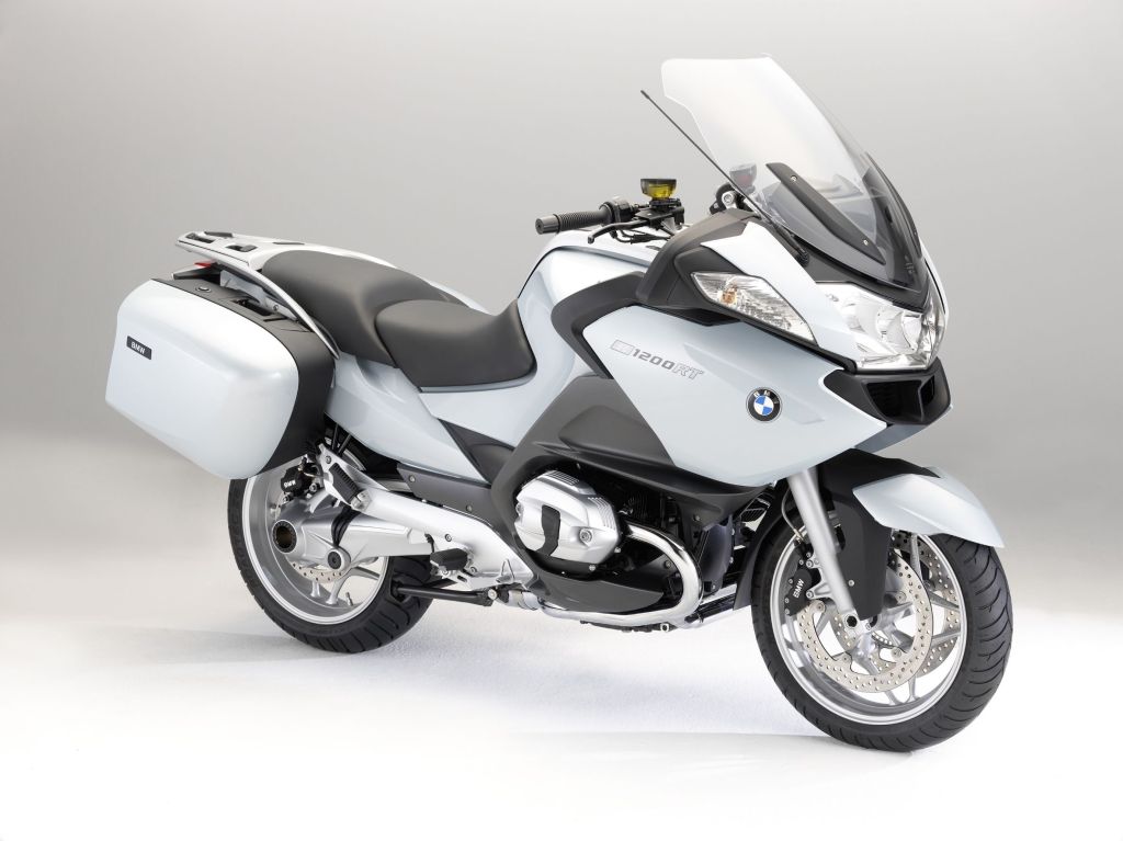 A white-and-black 2010 BMW R 1200 RT sport-touring bike