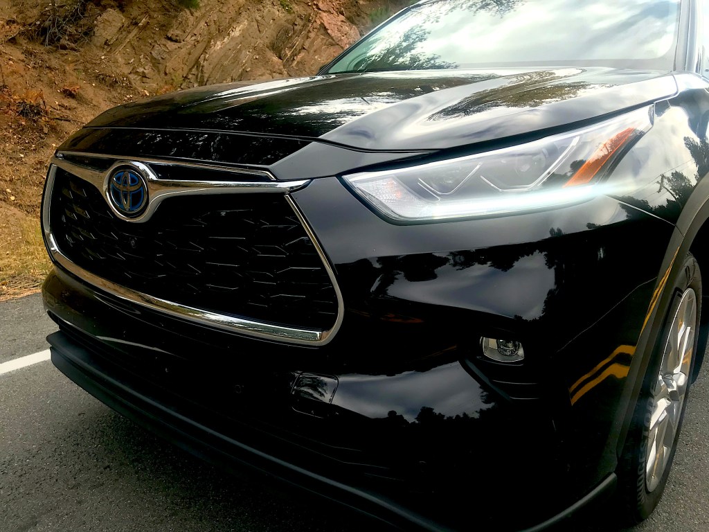 A shot of the front headlight on the 2021 Toyota Highlander Hybrid