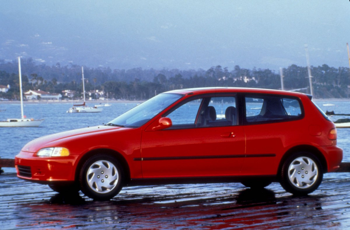 1995 Honda Civic Si Hatchback parked near the water