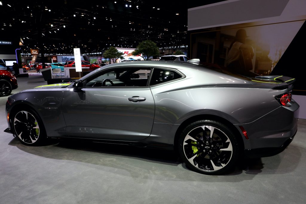 2020 Chevrolet Camaro en el salón del automóvil