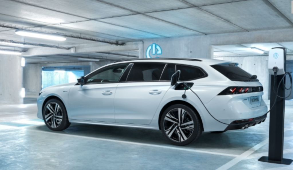 Chrysler/Peugeot 508 wagon