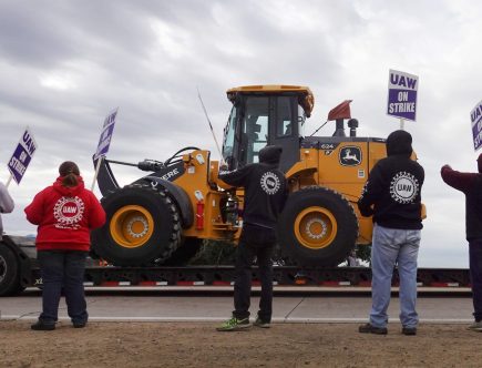 STRIKE! 10,000 John Deere Workers Go on Strike, Prepare to Wait For Your Next Tractor