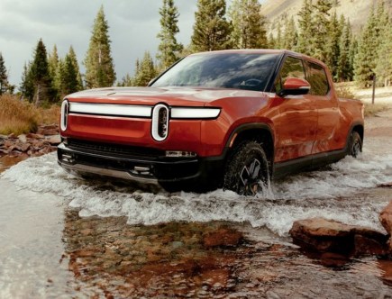 Rivian Air Suspension Raises and Lowers Height of R1T and R1S
