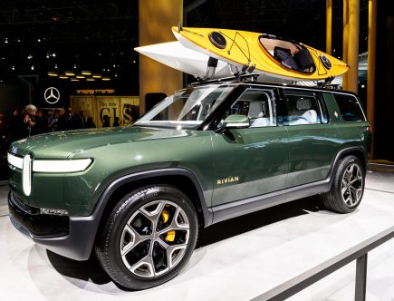 Rivian R1T Truck and R1S SUV Are EPA-Certified for at Least 300 Miles of Electric Range