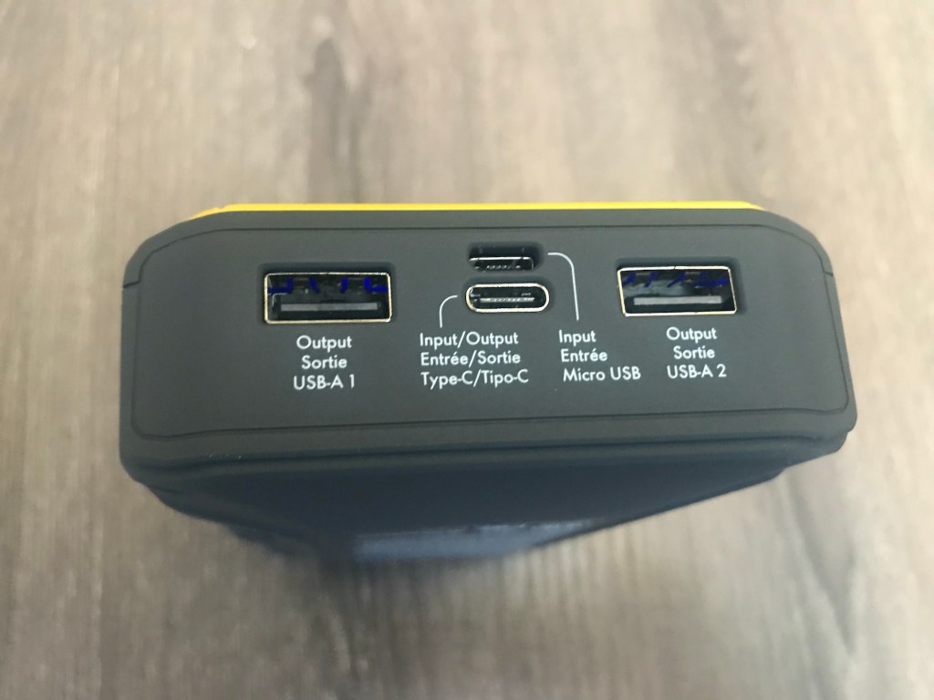 The Shell SH912 charging input and output ports