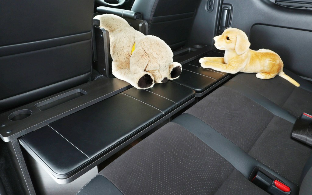 Toyota HiAce Dog Van