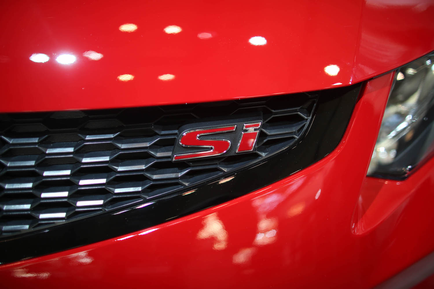 Honda Civic Si logo on display in Toronto