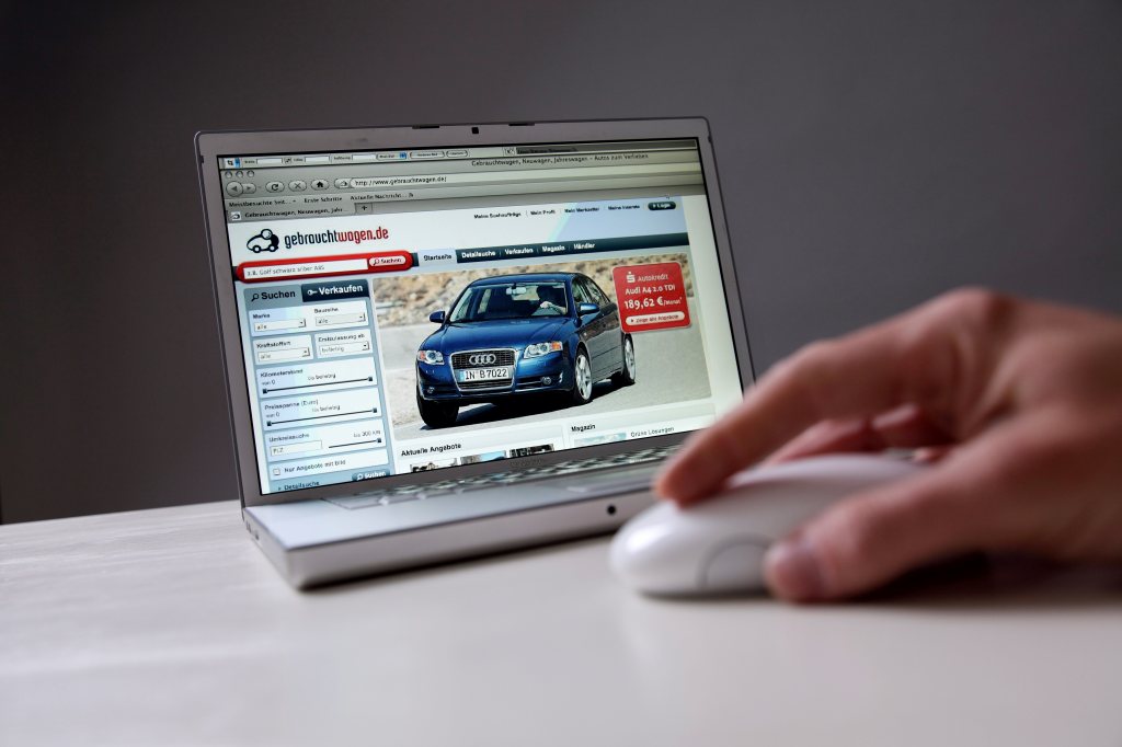 online car shopping on a laptop