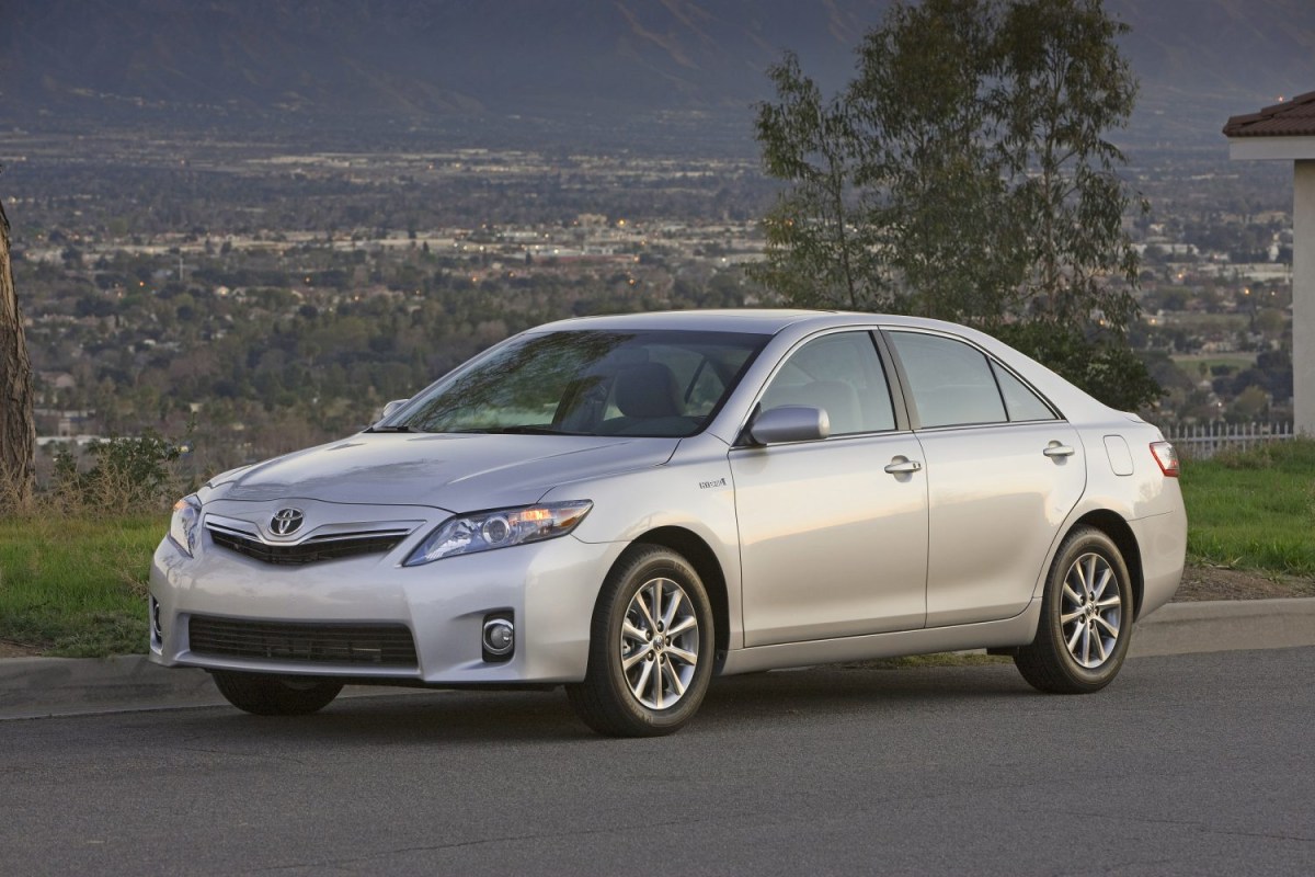 2010 Toyota Camry Hybrid parked outside