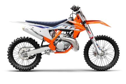 What’s the Difference Between 4-Stroke and 2-Stroke Dirt Bikes?