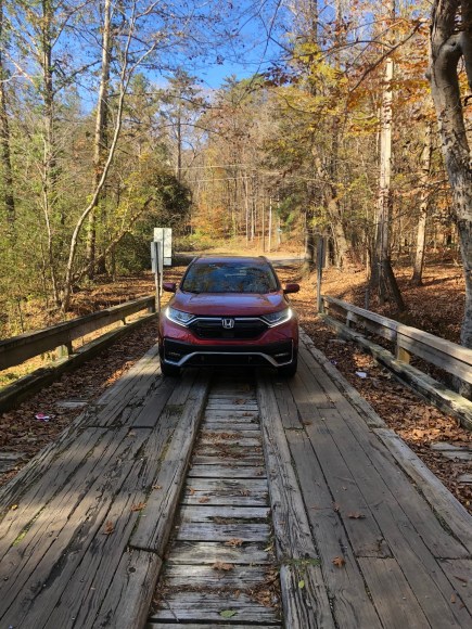 While Gas Prices Rage, the 2022 Honda CR-V Hybrid Is the Only Way to Cover 3,000 Miles Over the Holidays