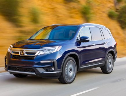 What Comes With a 2022 Honda Pilot Touring AWD SUV?