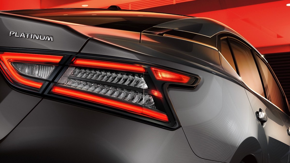 2022 Nissan Maxima Platinum rear end