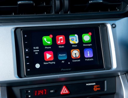 The Best Apple CarPlay Radio: Connect Your iPhone To Your Car