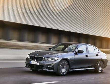 BMW Pulls Touchscreen Technology From Certain New Models as the Chip Shortage Continues