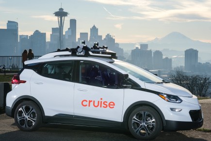 Cruise LLC Seeks Commercial Permit For Robotaxi Autonomous Vehicles