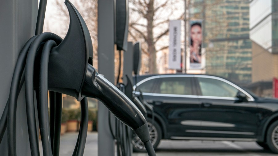 Are Portable Electric Vehicle Chargers like ZipCharge Going to Solve the Street Parking Problem?