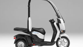 Honda Gyro Canopy:e electric scooter profile