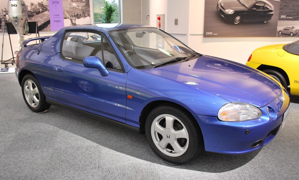 A 1995 Honda Del Sol shown in blue 