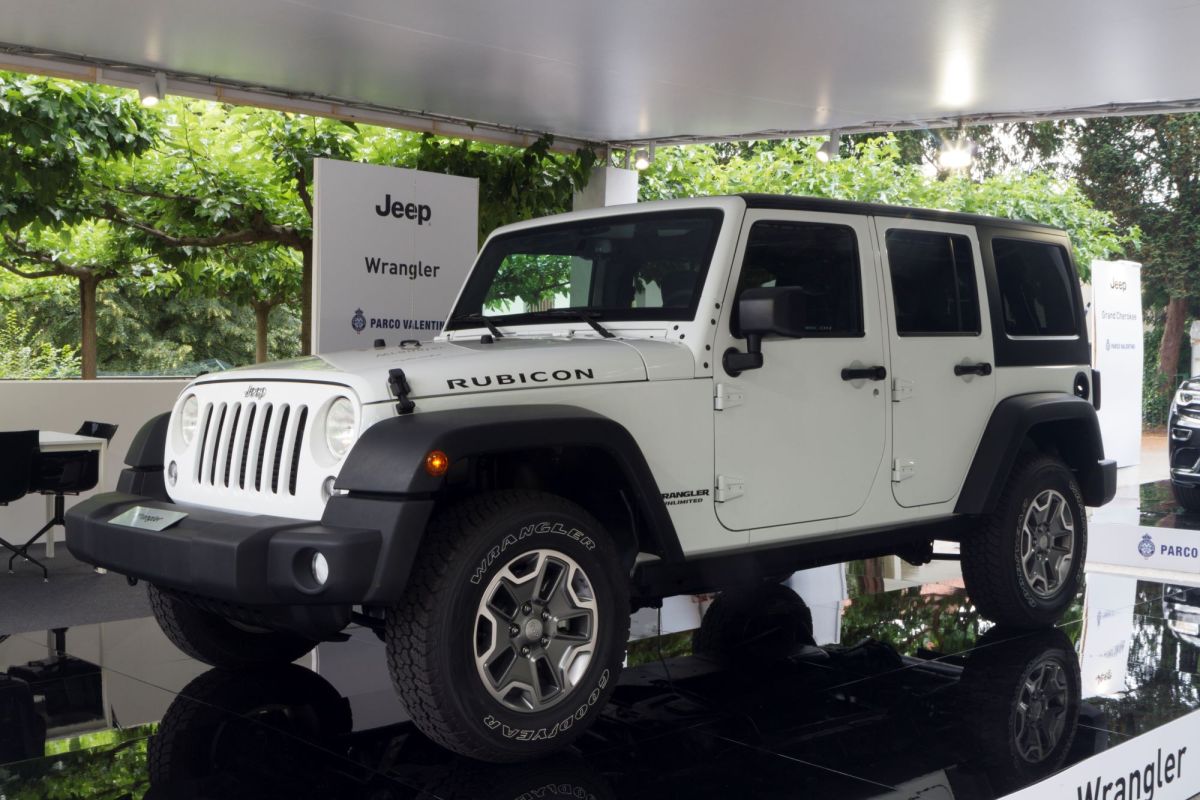 Apes Together Strong Jeep Performance Parts Adds Gorilla Glass Windshields for Wrangler and